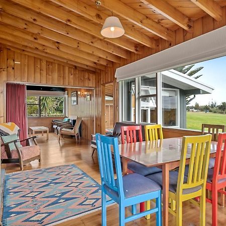 Queenie - Waikanae Beach Holiday Home Zewnętrze zdjęcie