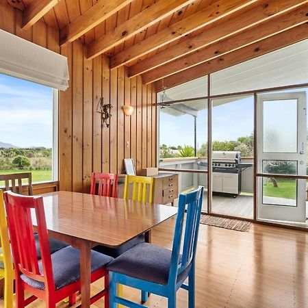 Queenie - Waikanae Beach Holiday Home Zewnętrze zdjęcie