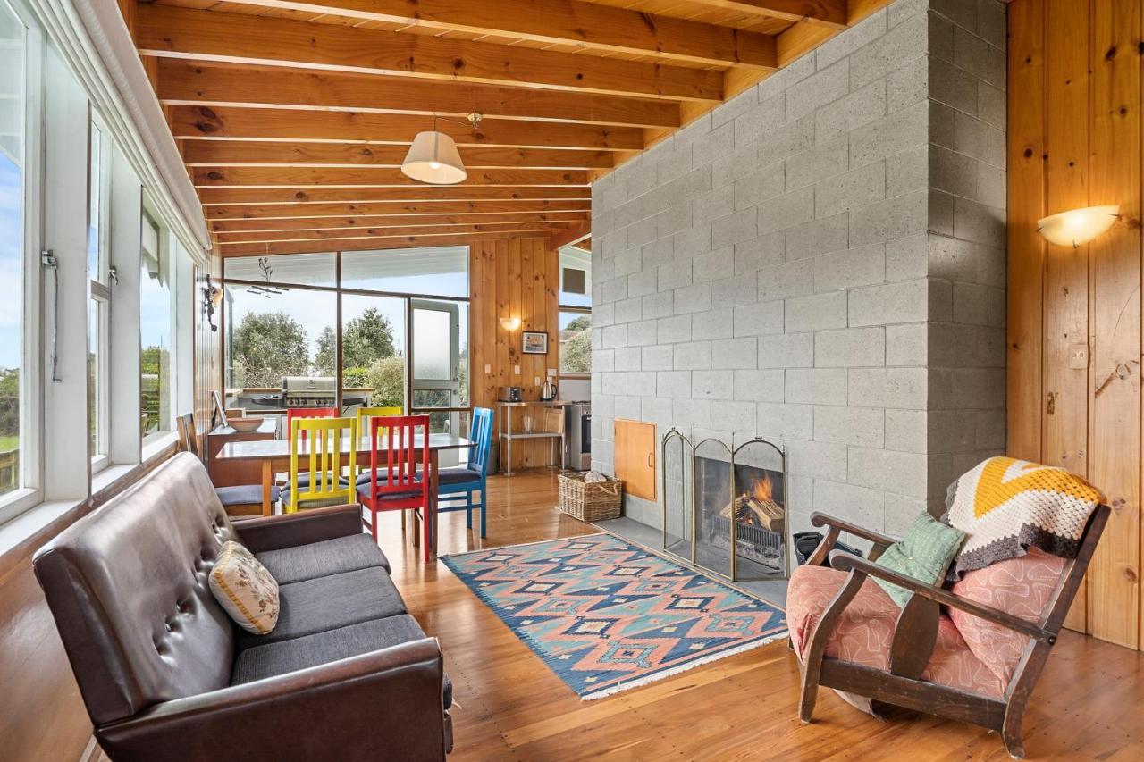 Queenie - Waikanae Beach Holiday Home Zewnętrze zdjęcie