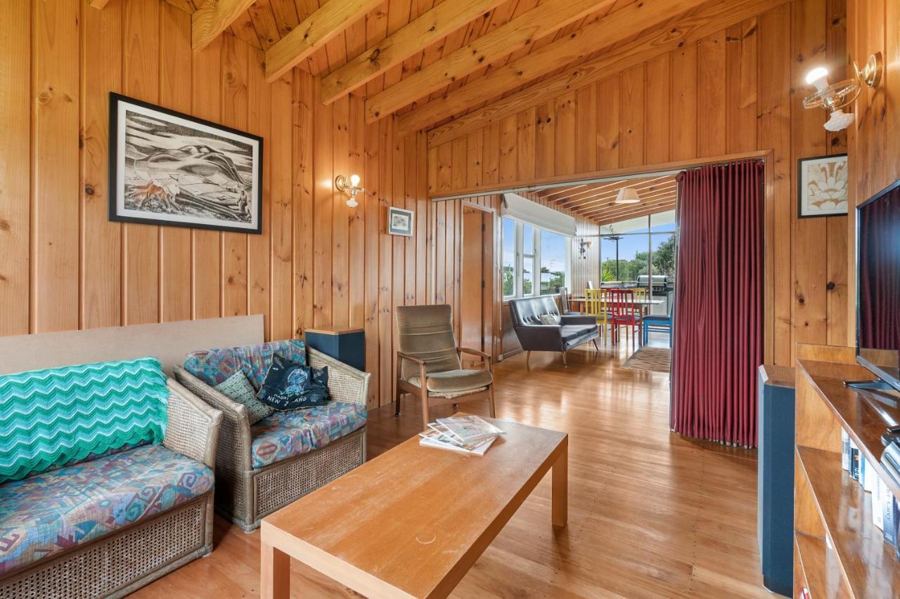 Queenie - Waikanae Beach Holiday Home Zewnętrze zdjęcie