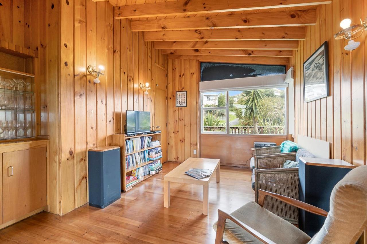 Queenie - Waikanae Beach Holiday Home Zewnętrze zdjęcie