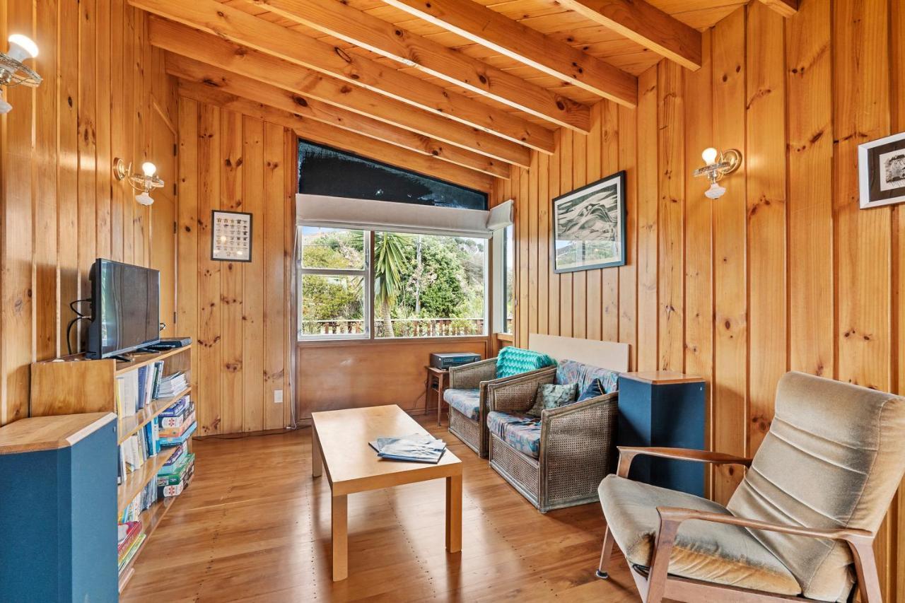 Queenie - Waikanae Beach Holiday Home Zewnętrze zdjęcie