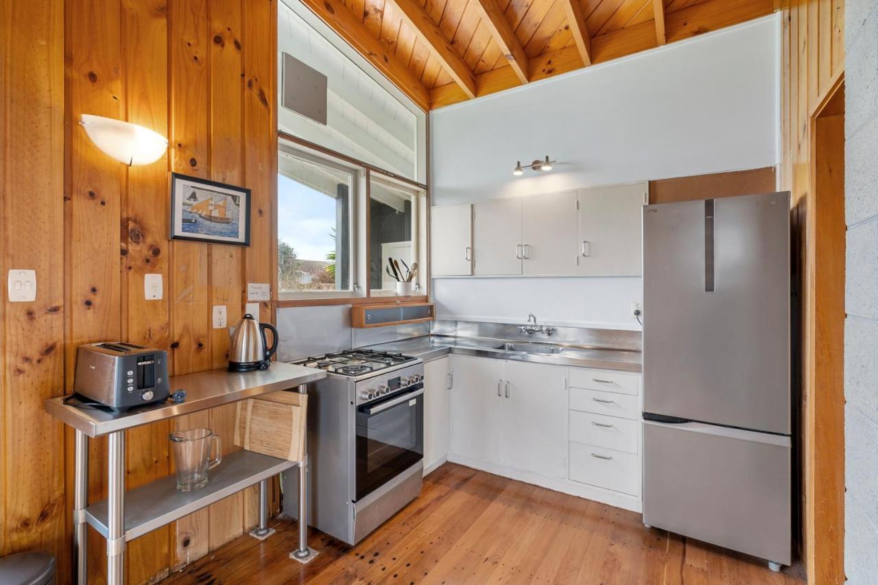 Queenie - Waikanae Beach Holiday Home Zewnętrze zdjęcie