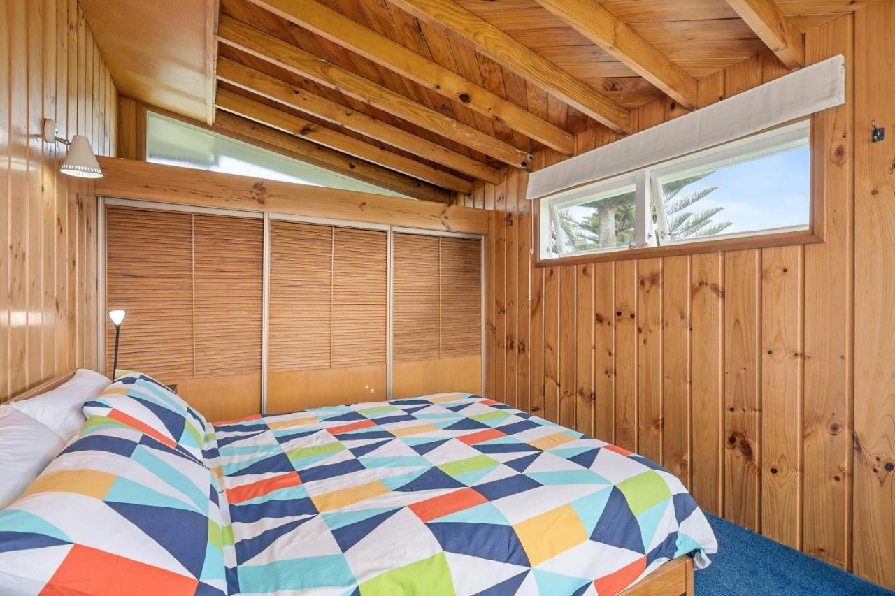 Queenie - Waikanae Beach Holiday Home Zewnętrze zdjęcie